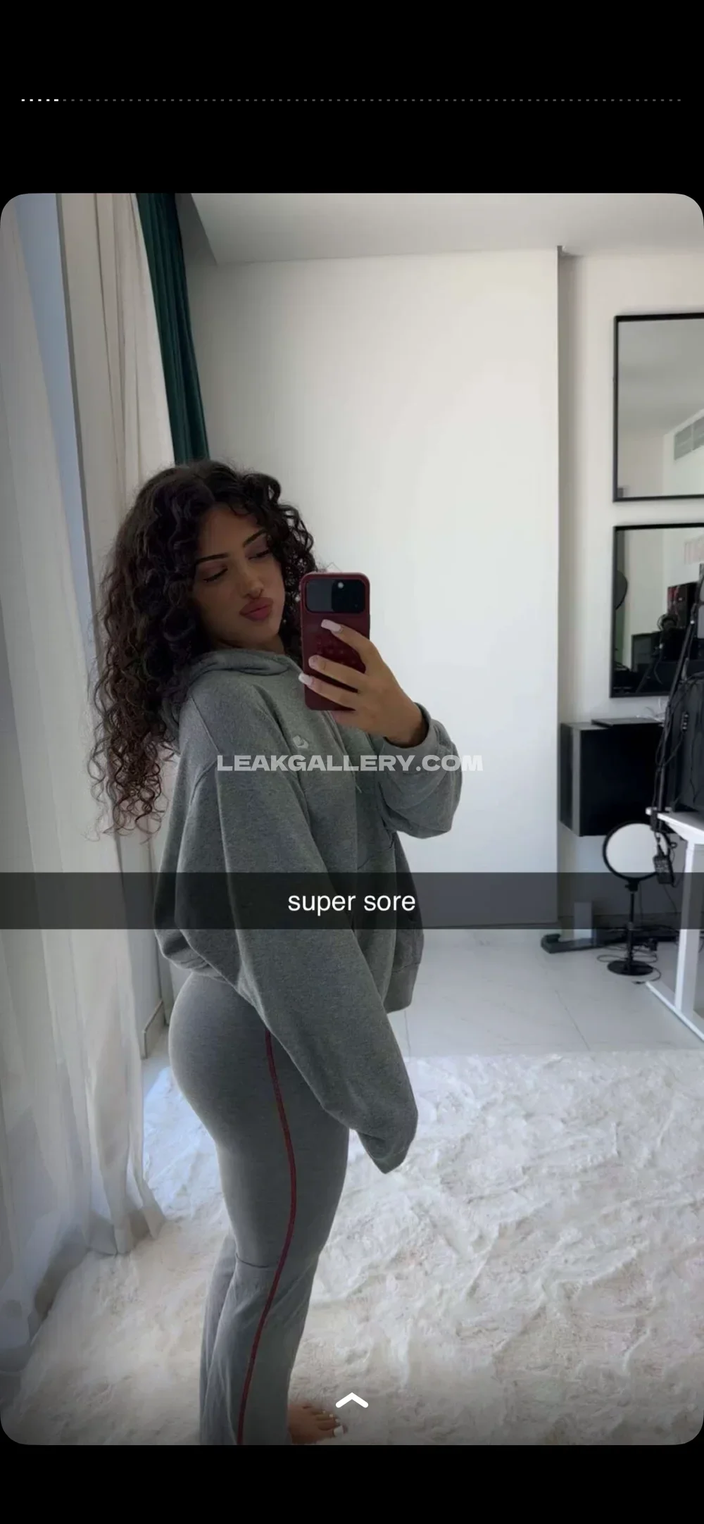 Melimtx Gray Hoodie Mirror Selfie OnlyFans Photo Leaked