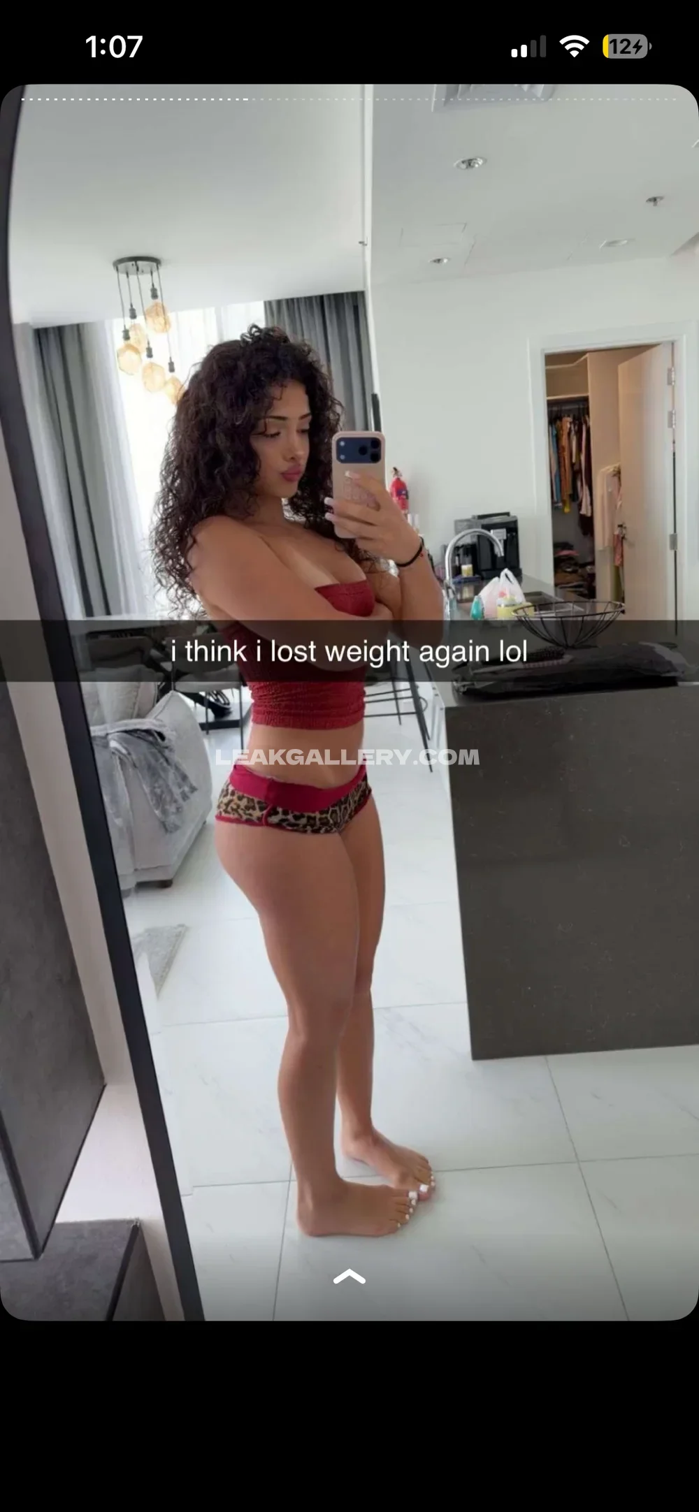 Melimtx Mirror Selfie In Red Top OnlyFans Photo Leaked