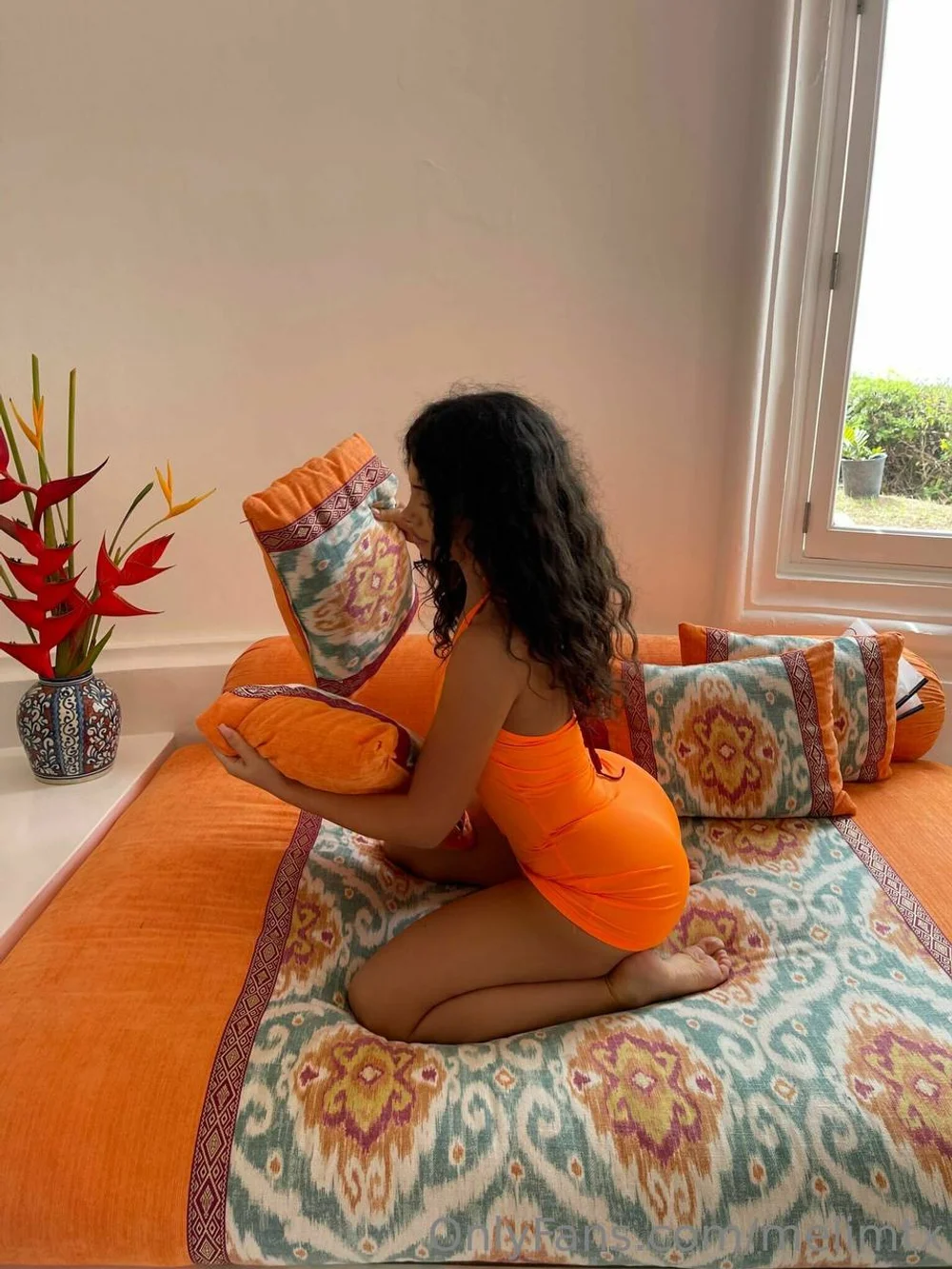 Melimtx Orange Bodysuit Kneeling Pose OnlyFans Photo Leaked