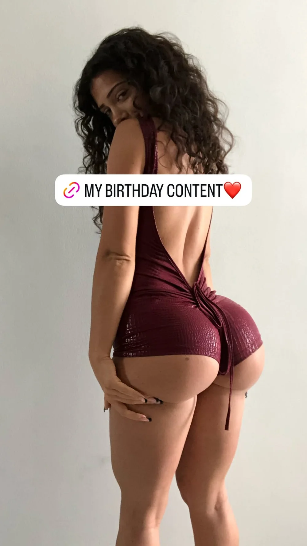 Melimtx Backless Bodysuit Ass Pose OnlyFans Photo Leaked