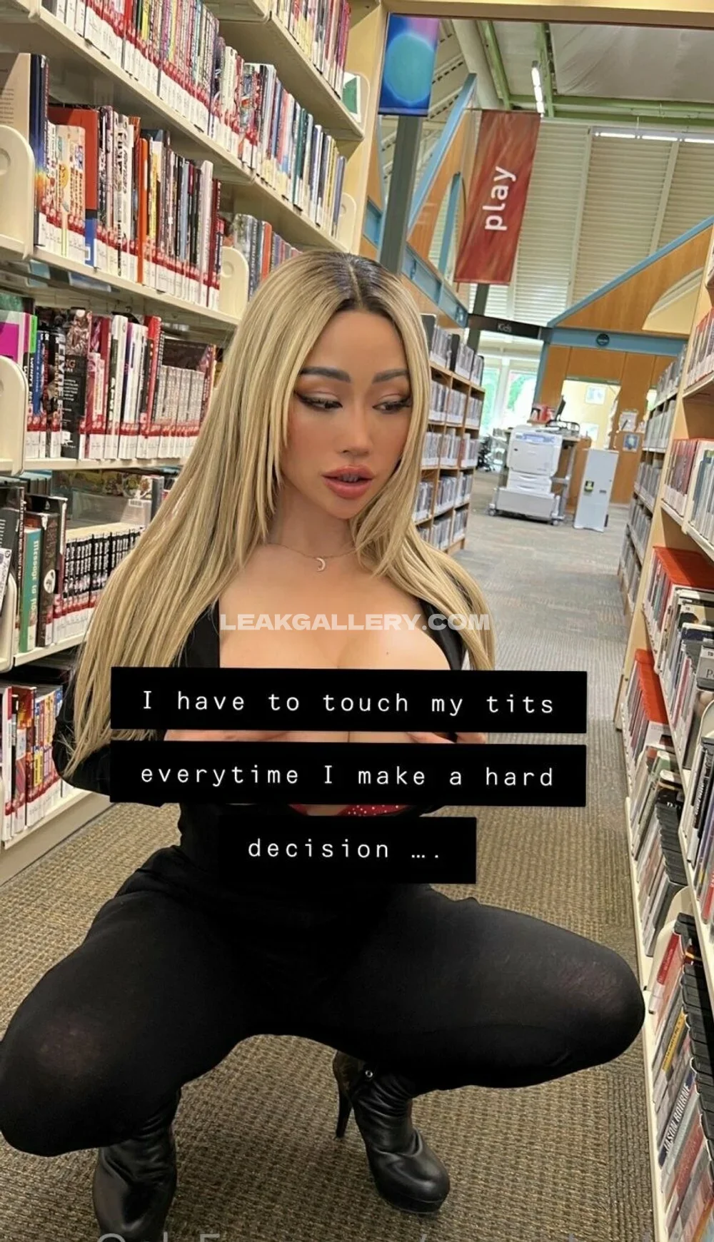Meowbarbie Squatting In Library OnlyFans Photo Leaked