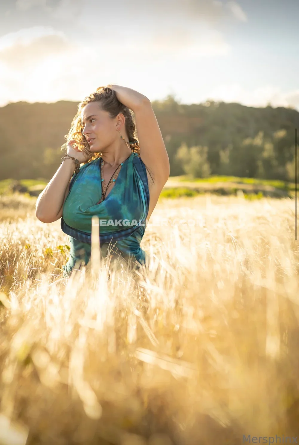 Mersphinx Tie-Dye Top In Field OnlyFans Photo Leaked