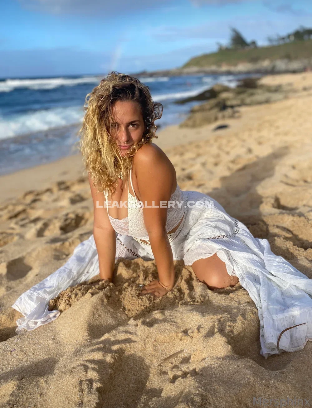 Mersphinx Beach Sand Pose OnlyFans Photo Leaked