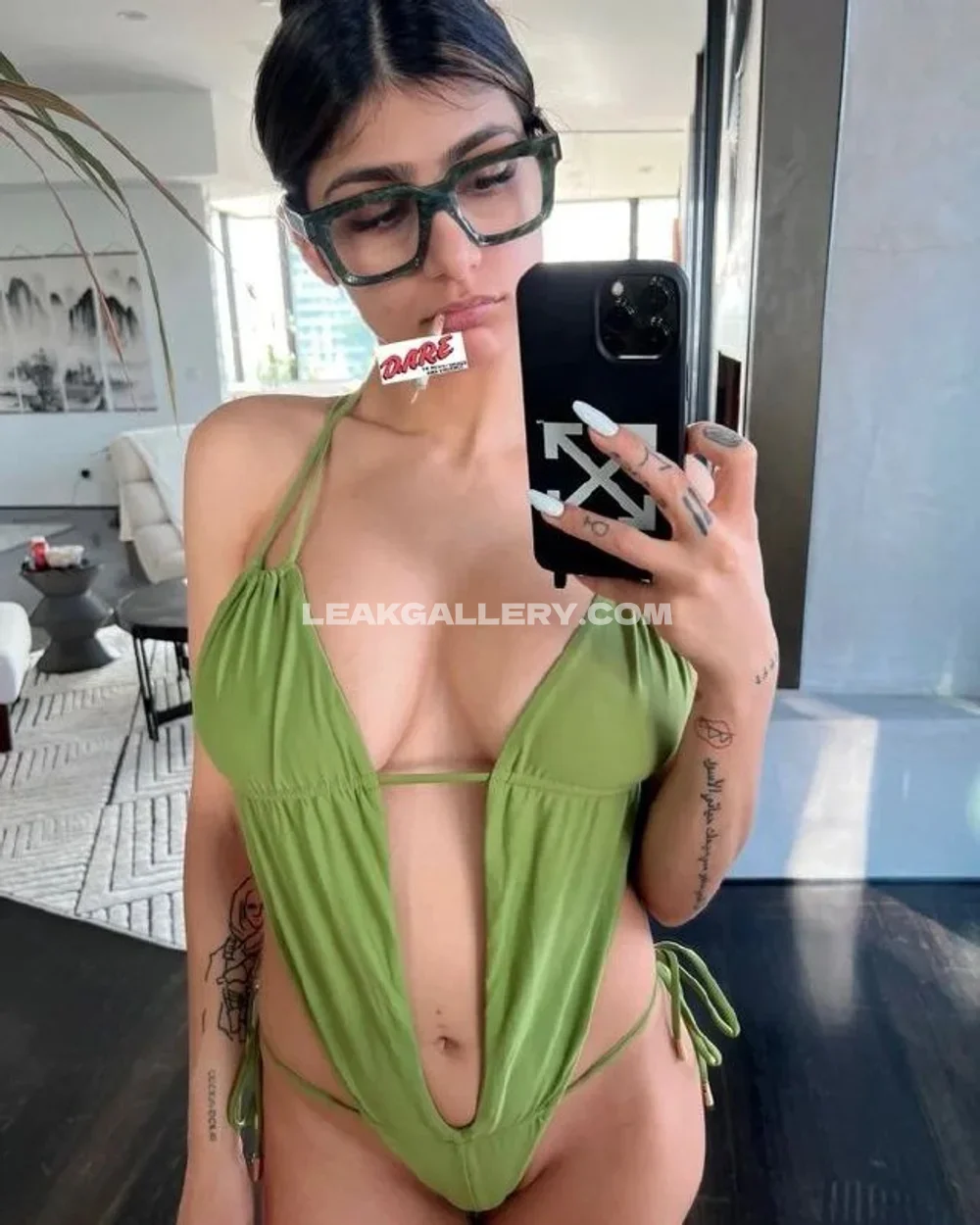Mia Khalifa Green Swimsuit Mirror Selfie OnlyFans Photo Leaked