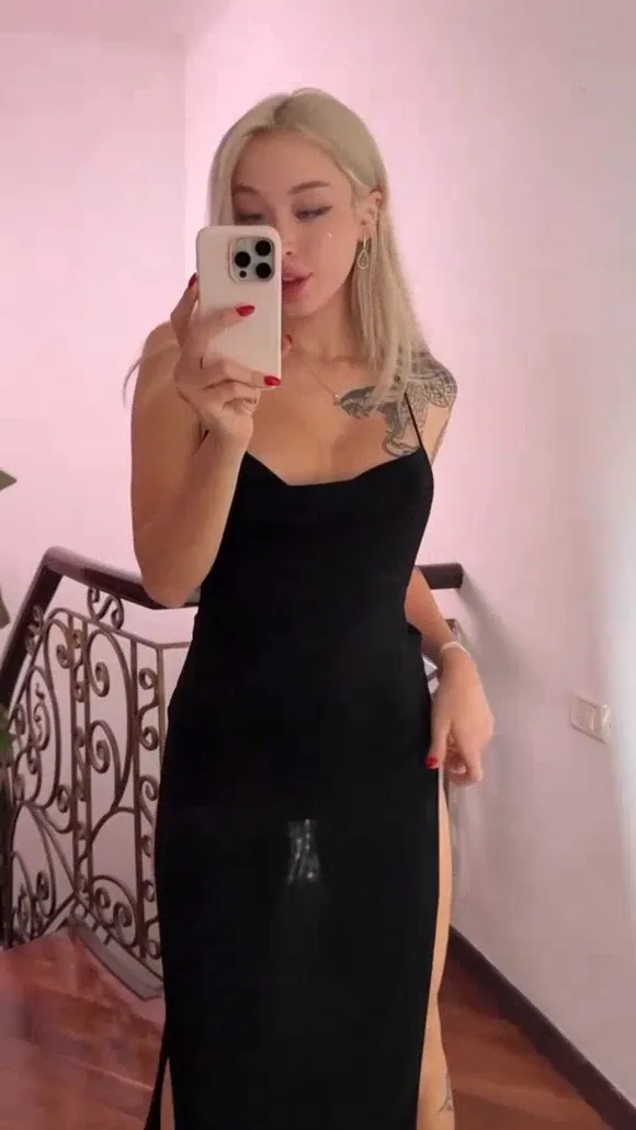 Millaroyce Black Dress Mirror Selfie OnlyFans Video Leaked