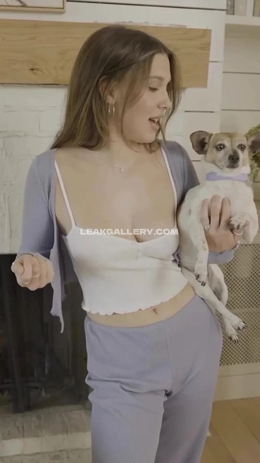 Milliebobbybrown Holding Dog In Loungewear OnlyFans Photo Leaked