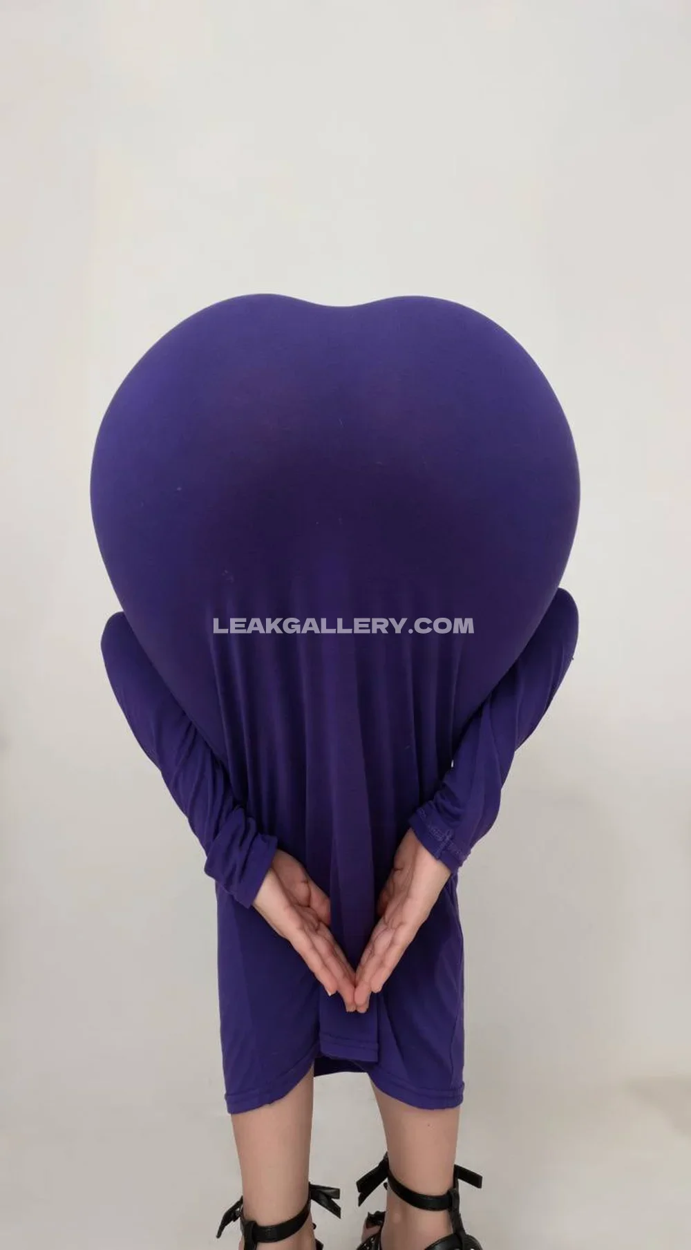Miniakane_chavez Purple Bodysuit Ass Pose OnlyFans Photo Leaked