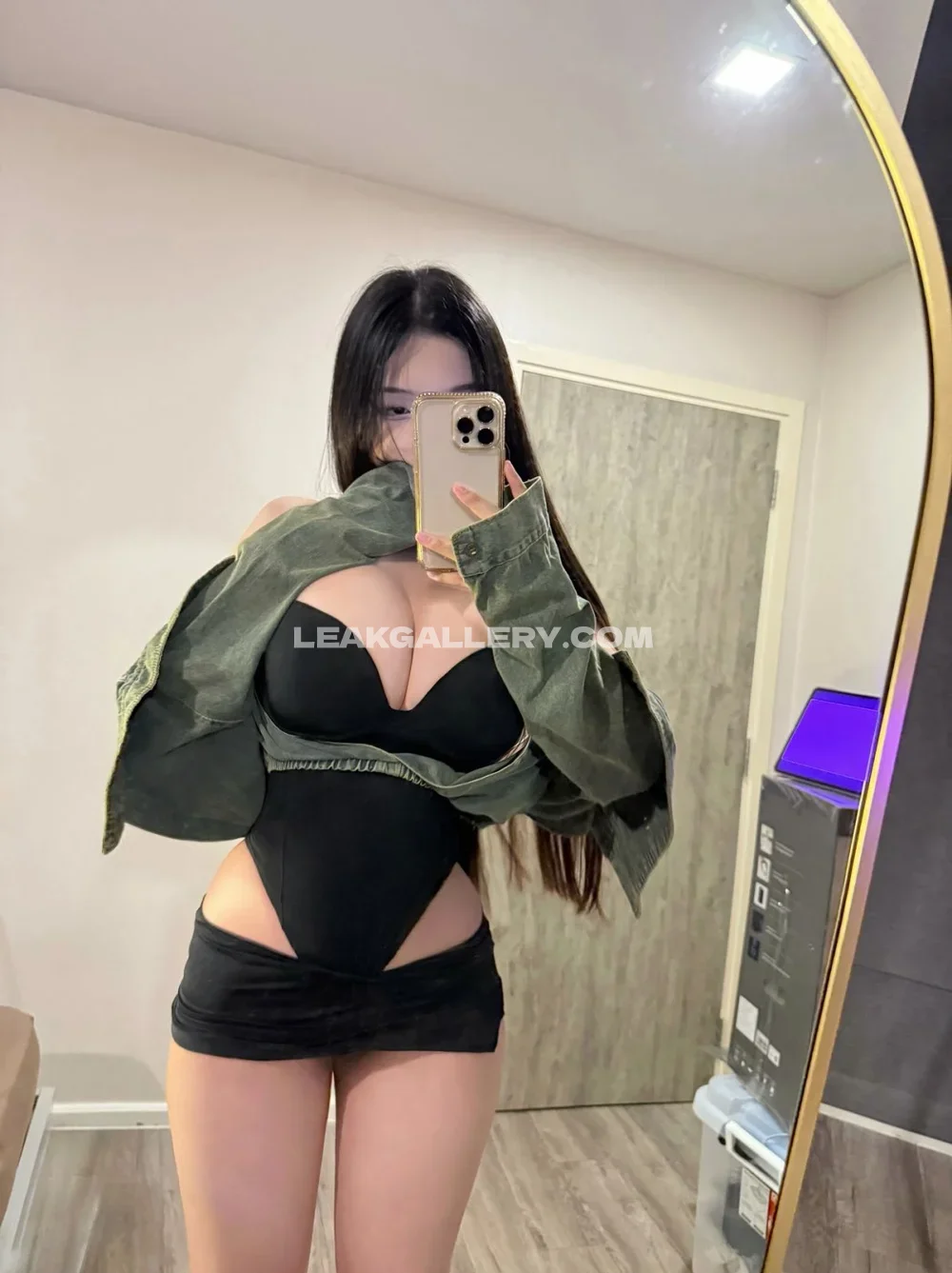 Mo_meowwwww Black Bodysuit Mirror Selfie OnlyFans Photo Leaked