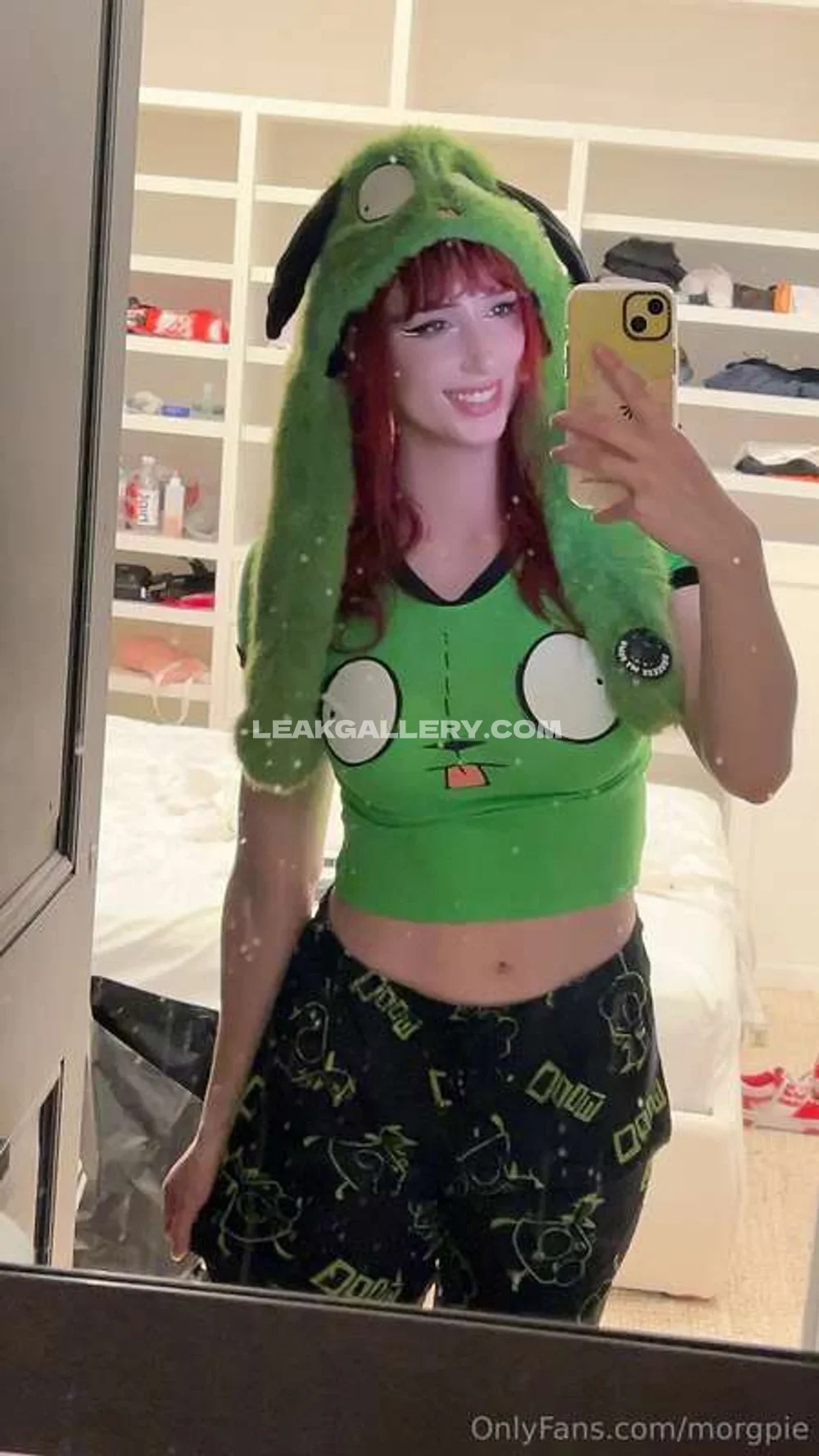 Morgpie Mirror Selfie In Pajamas OnlyFans Photo Leaked