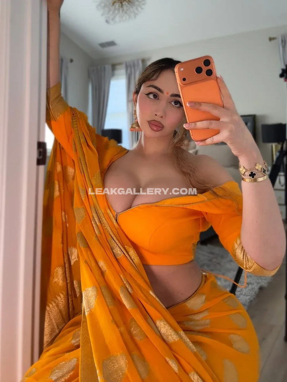 Mssethii1 Orange Saree Mirror Selfie OnlyFans Photo Leaked