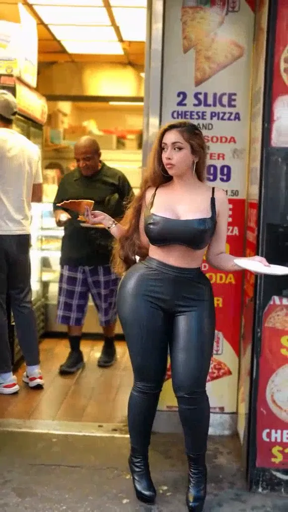 Mssethii1 Leather Pants Outdoor Pose OnlyFans Video Leaked