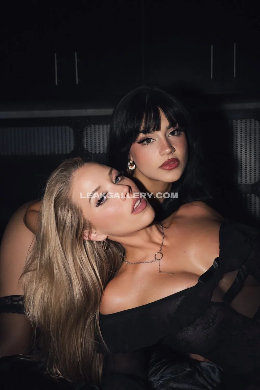 Mycookiejar Black Lingerie Cuddle Pose OnlyFans Photo Leaked