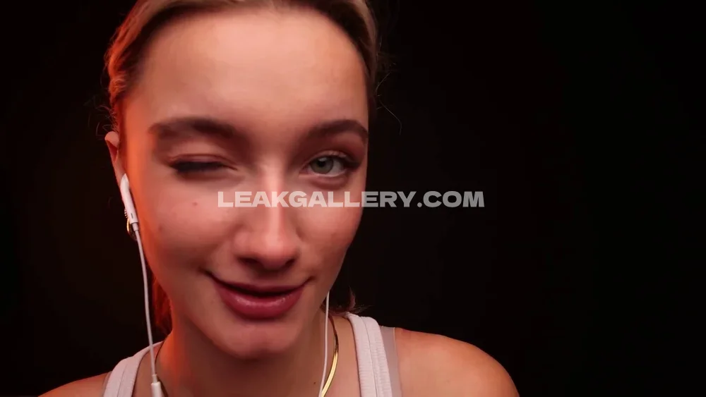 Nanouasmr Close Up Winking Face OnlyFans Photo Leaked