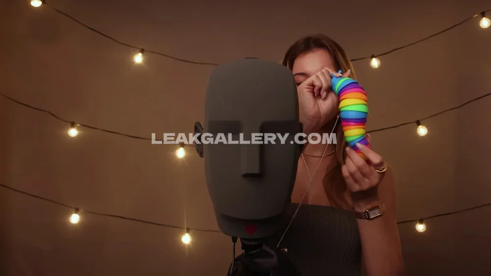 Nanouasmr ASMR Microphone Tease OnlyFans Photo Leaked