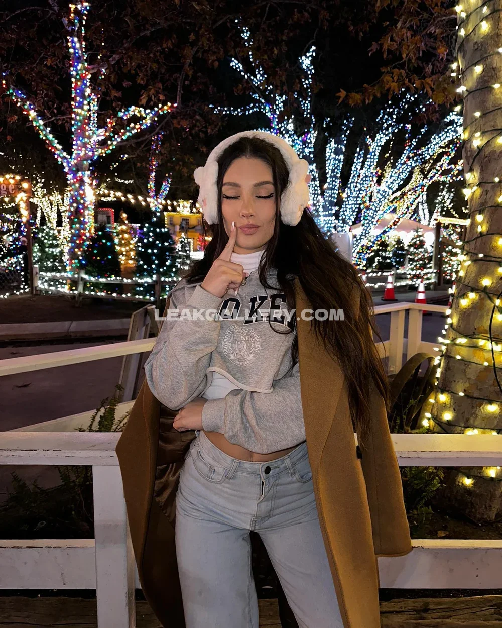 Nataliengibson Finger To Lips Pose OnlyFans Photo Leaked