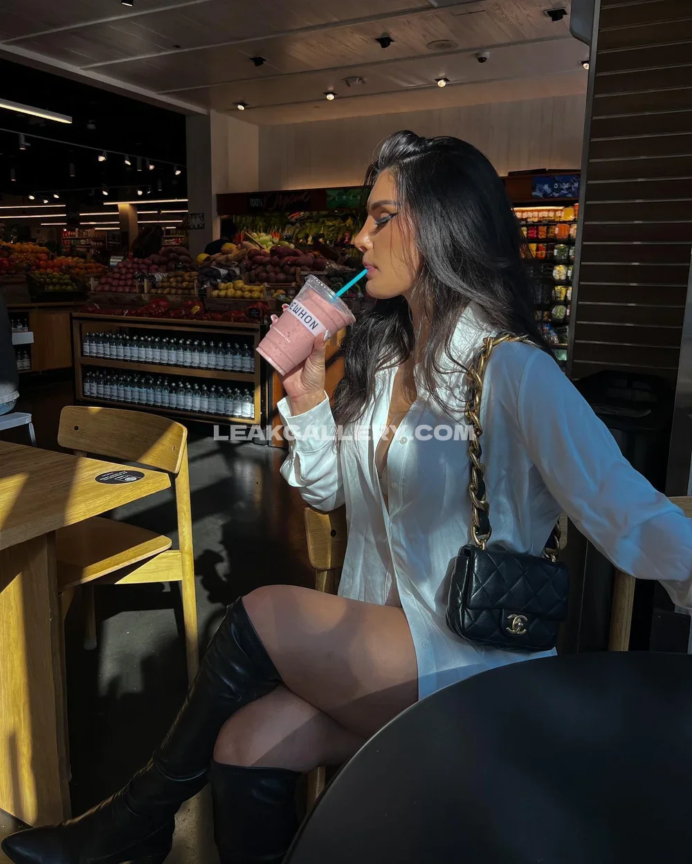 Nataliengibson Thigh-High Boots Tease OnlyFans Photo Leaked