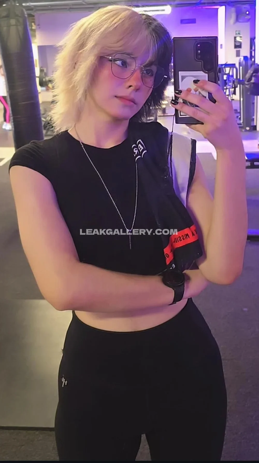 Nathali_the_killer Gym Mirror Selfie OnlyFans Photo Leaked