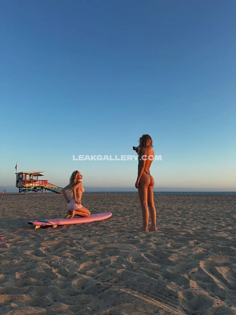 Newlolabunny Beach Bikini Pose OnlyFans Photo Leaked