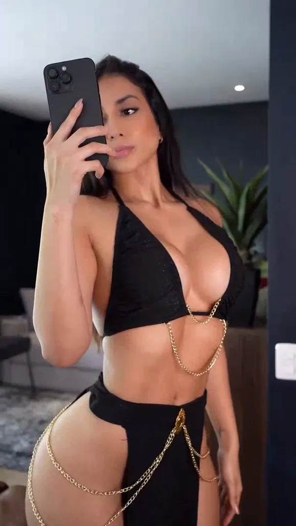 Niacruzxo Black Bikini Mirror Selfie OnlyFans Video Leaked
