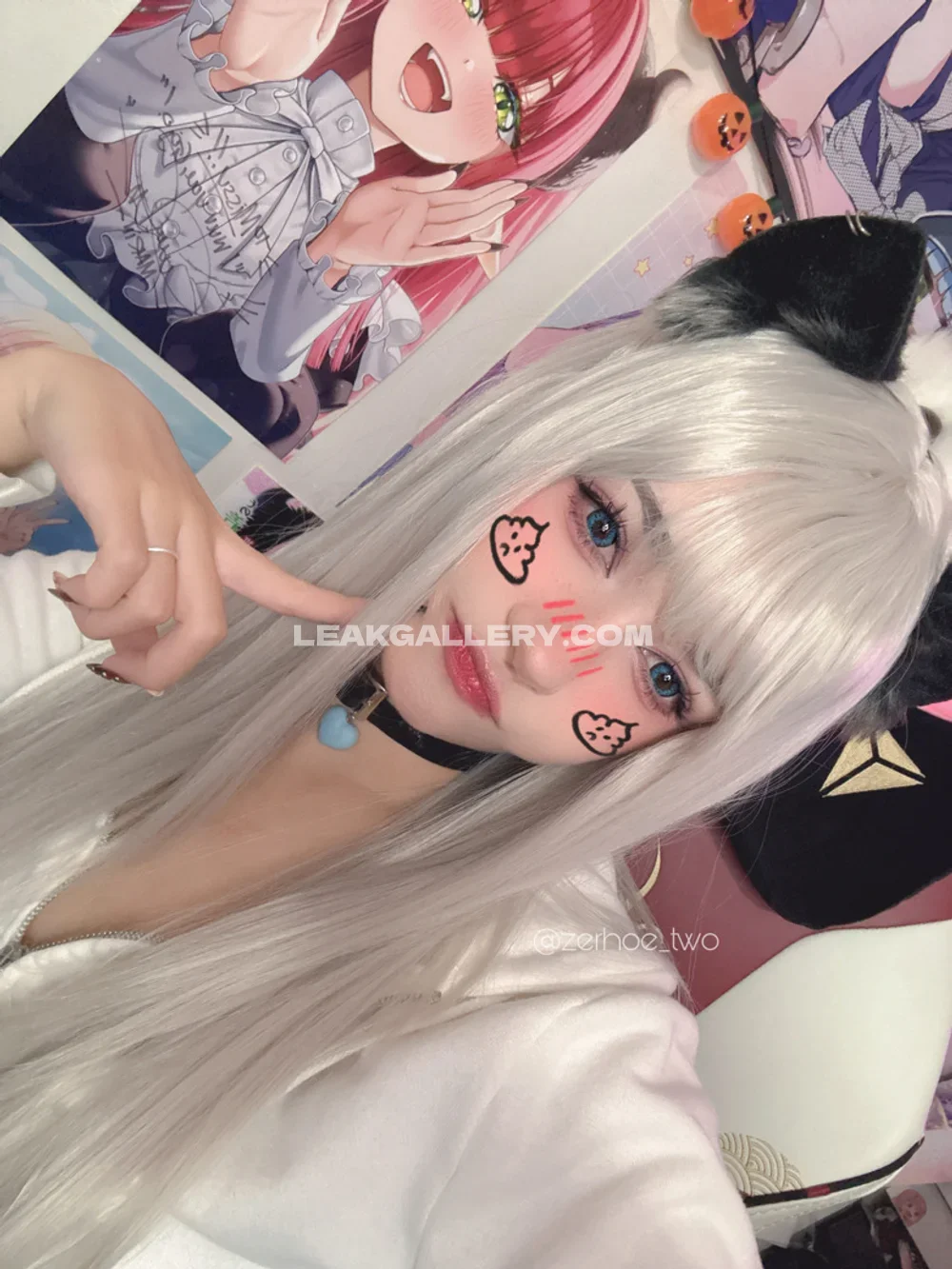 _nineiota Silver Wig Selfie Pose OnlyFans Photo Leaked
