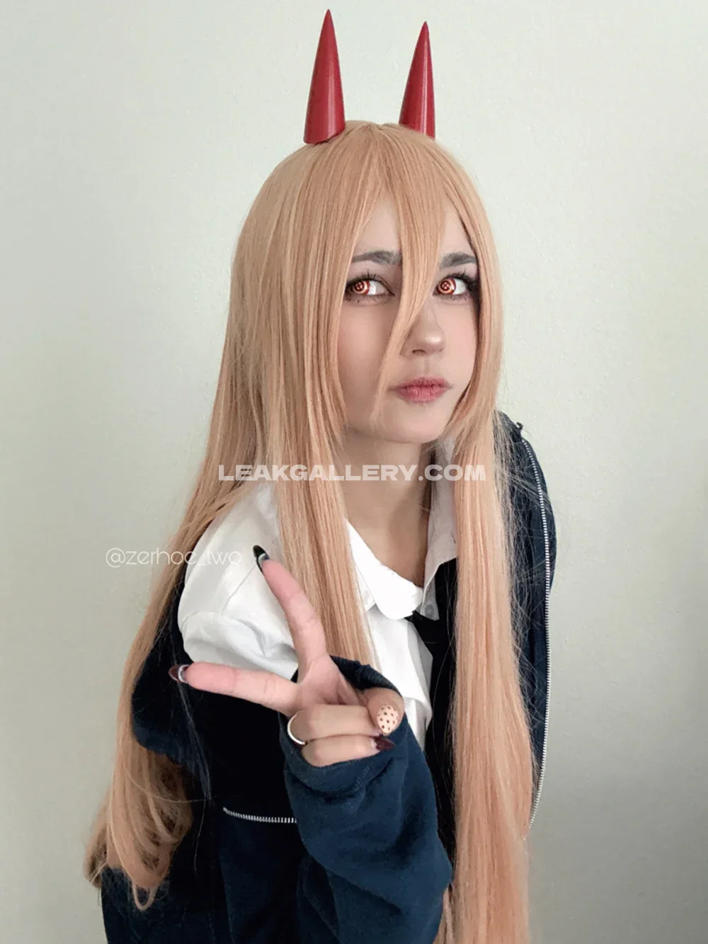 _nineiota Devil Horns Peace Sign OnlyFans Photo Leaked