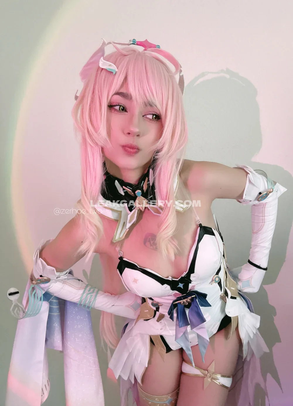 _nineiota Pink Wig Cosplay Pose OnlyFans Photo Leaked
