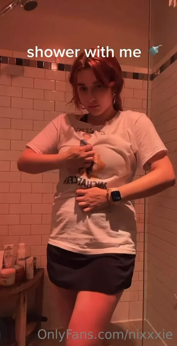 Nixxxie Wet T-Shirt Tease OnlyFans Video Leaked