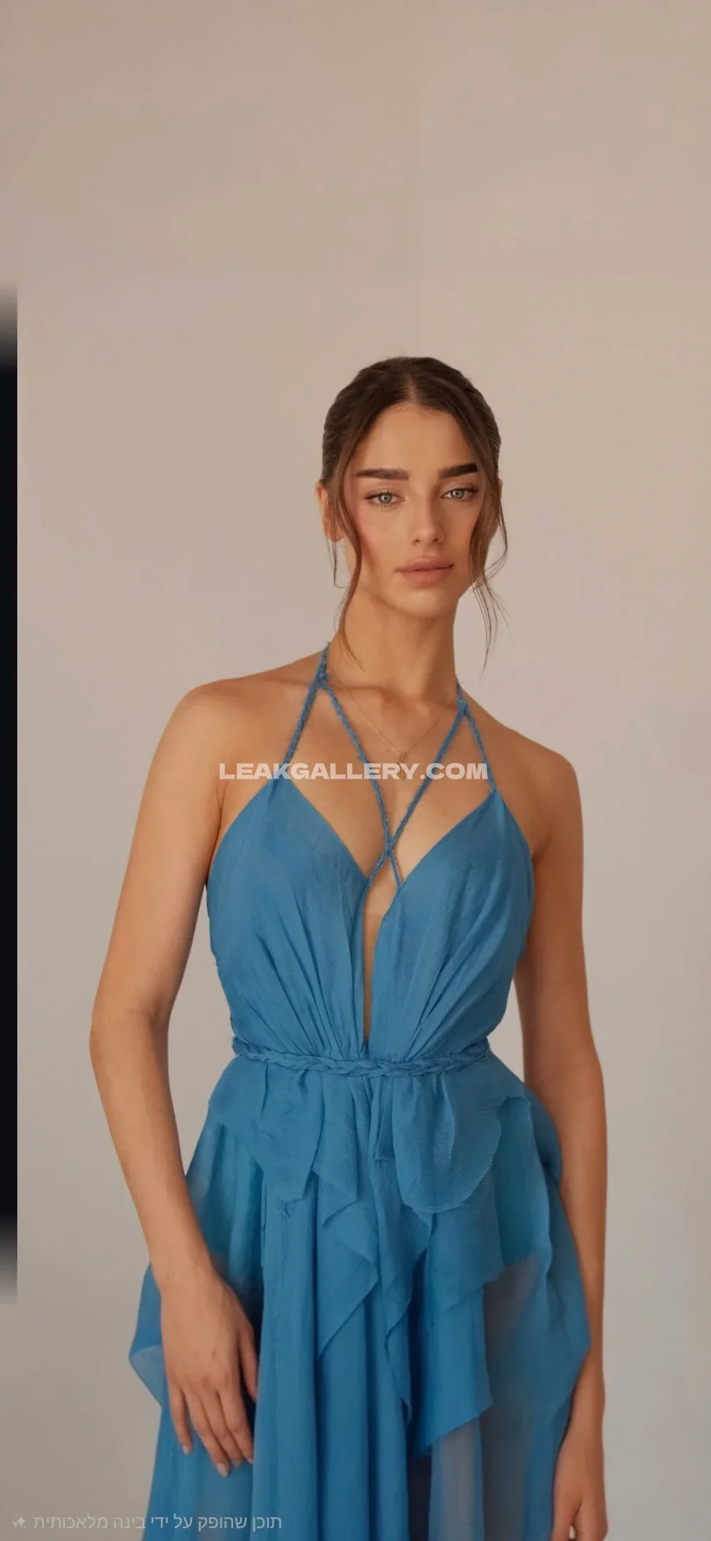Noacohen_official Blue Dress Full Body OnlyFans Photo Leaked