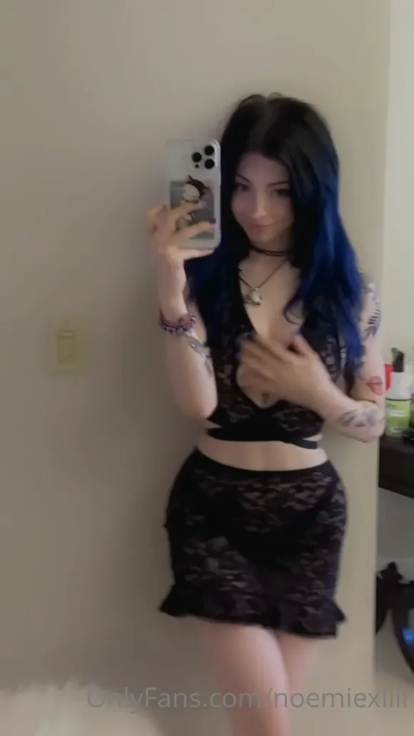 Noemiexlili Lace Crop Top Selfie OnlyFans Video Leaked