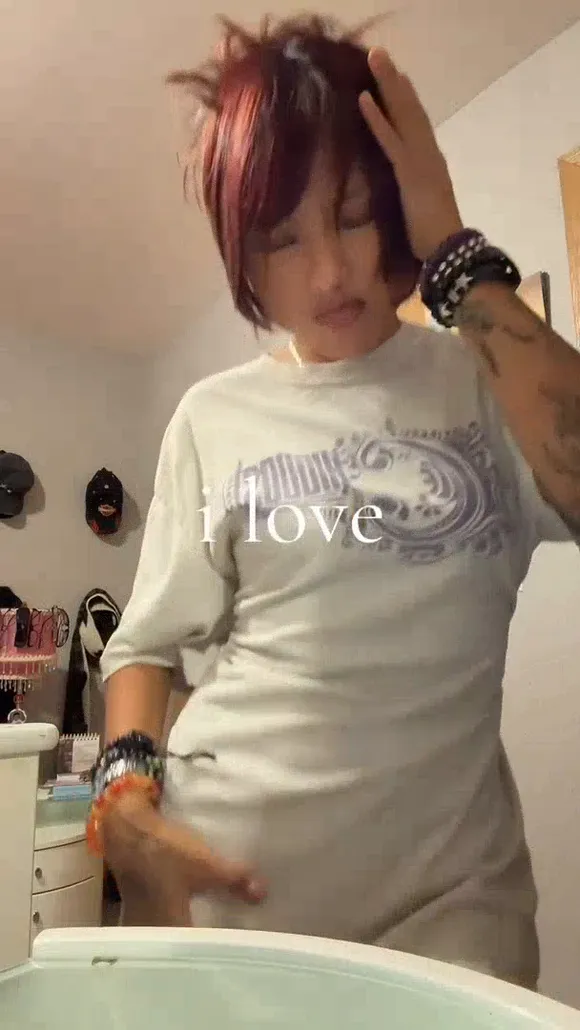 Nomamesnico T-Shirt Tease OnlyFans Video Leaked