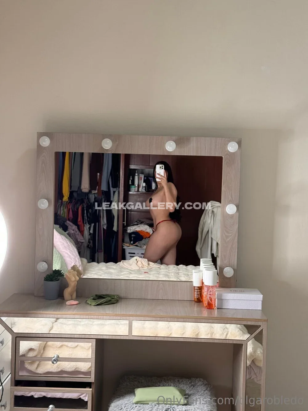 Olga Robledo Mirror Selfie Full Nude OnlyFans Photo Leaked