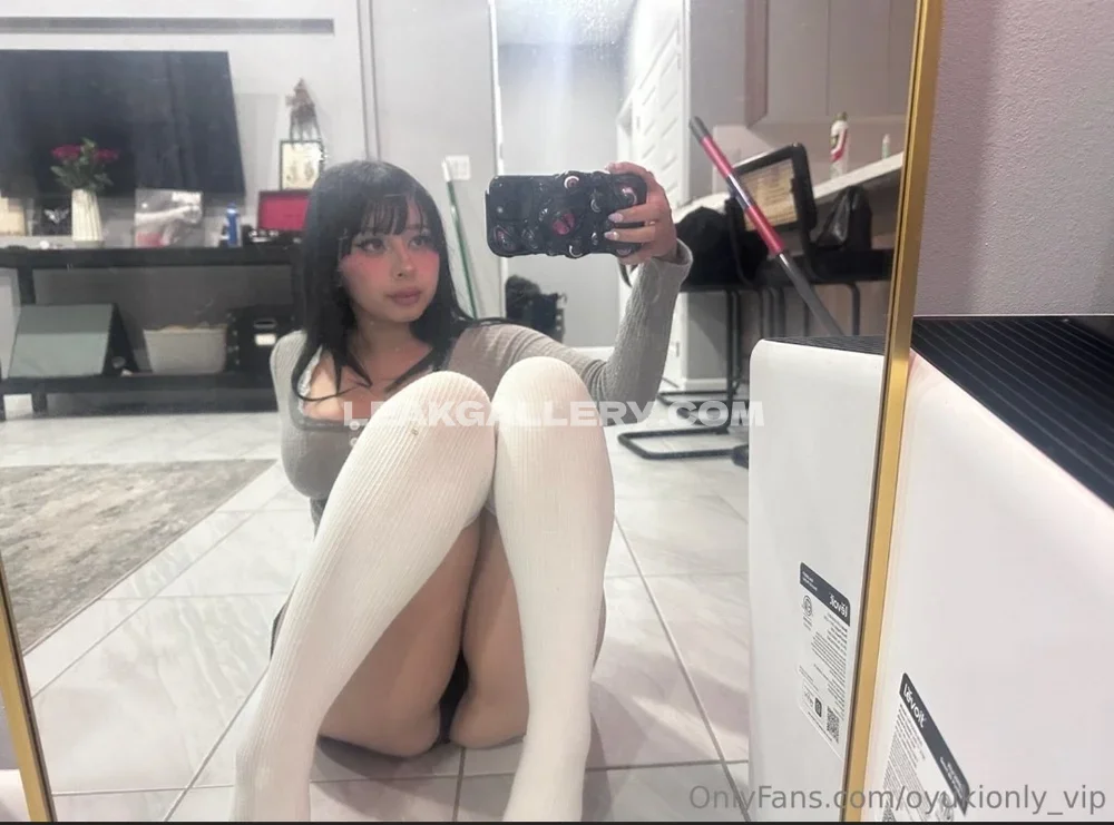 Onlineoyuki Mirror Selfie In White Tights OnlyFans Photo Leaked