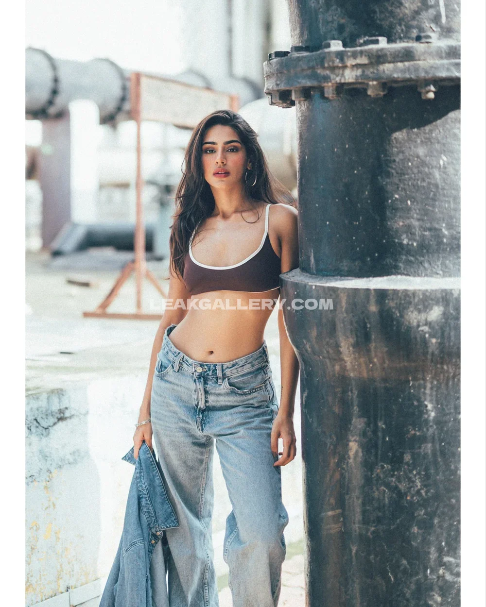 Pakhigadh Bra Top And Jeans OnlyFans Photo Leaked