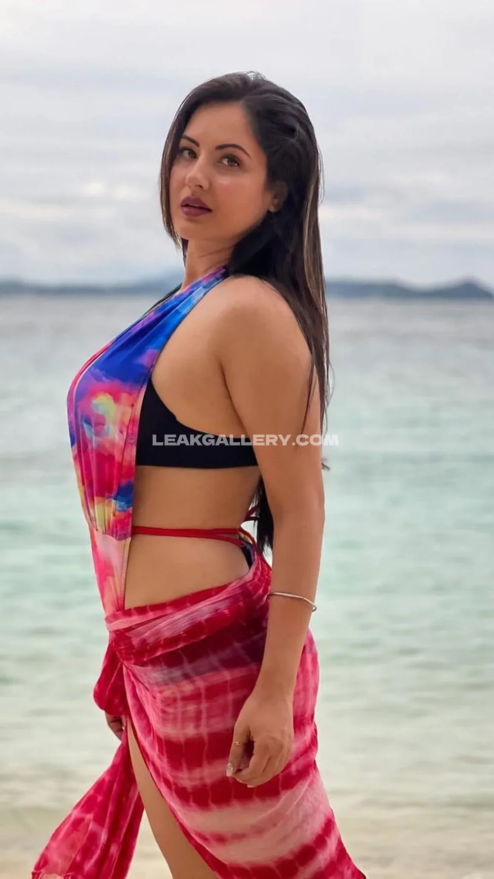 Pakistani_princess Beach Bikini Turn OnlyFans Photo Leaked