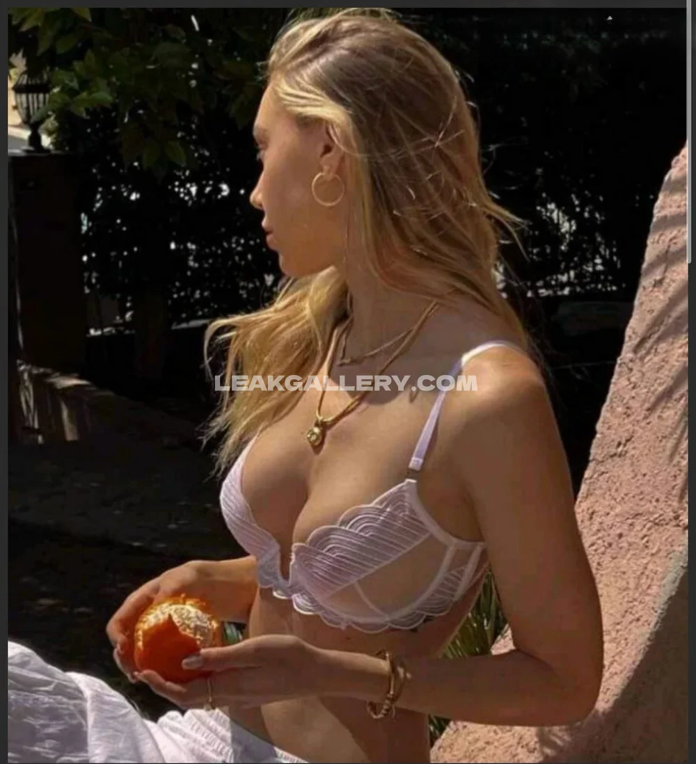 Payton White Bra Side Profile OnlyFans Photo Leaked