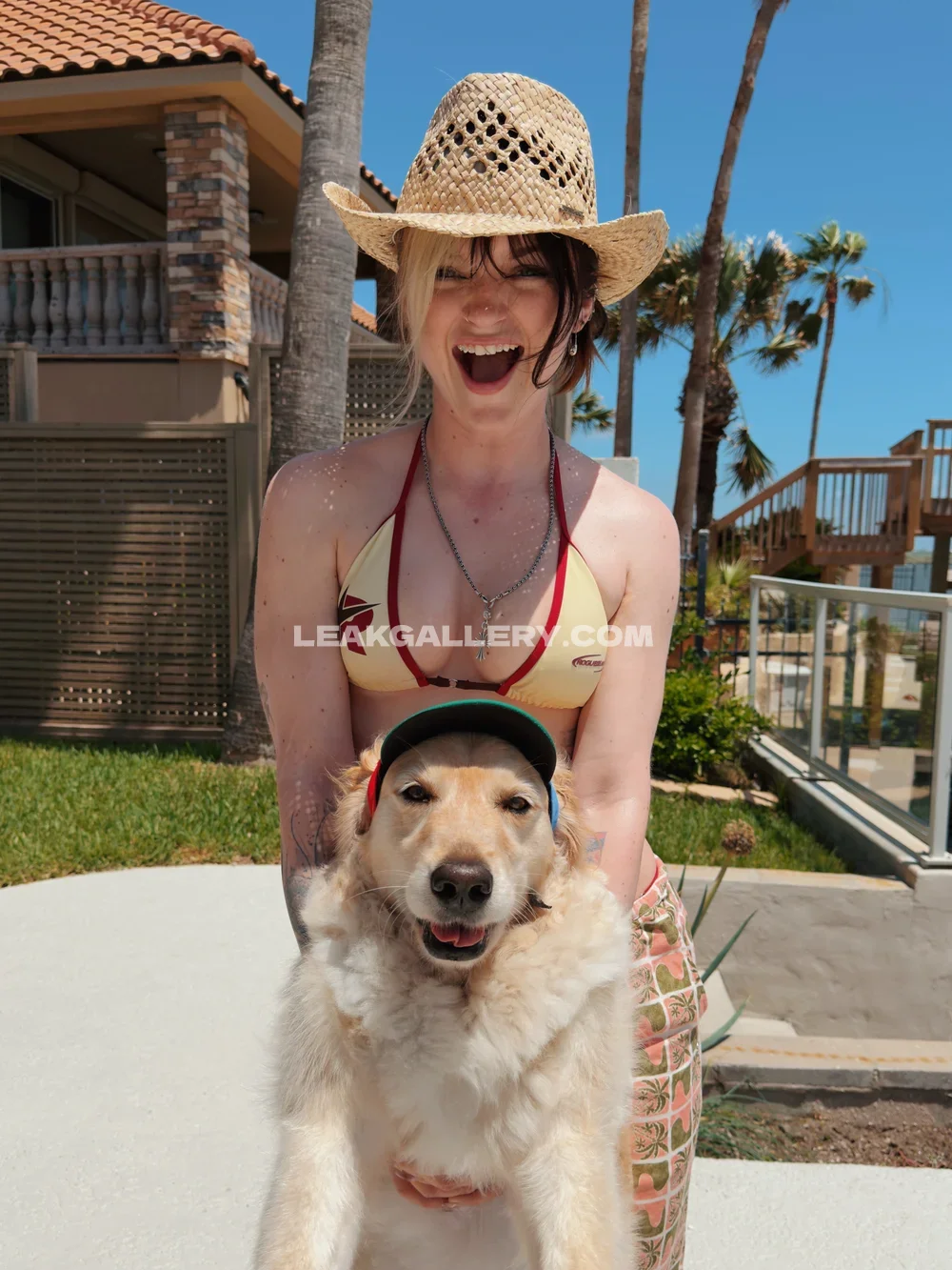 Peachjars Bikini Top With Dog OnlyFans Photo Leaked