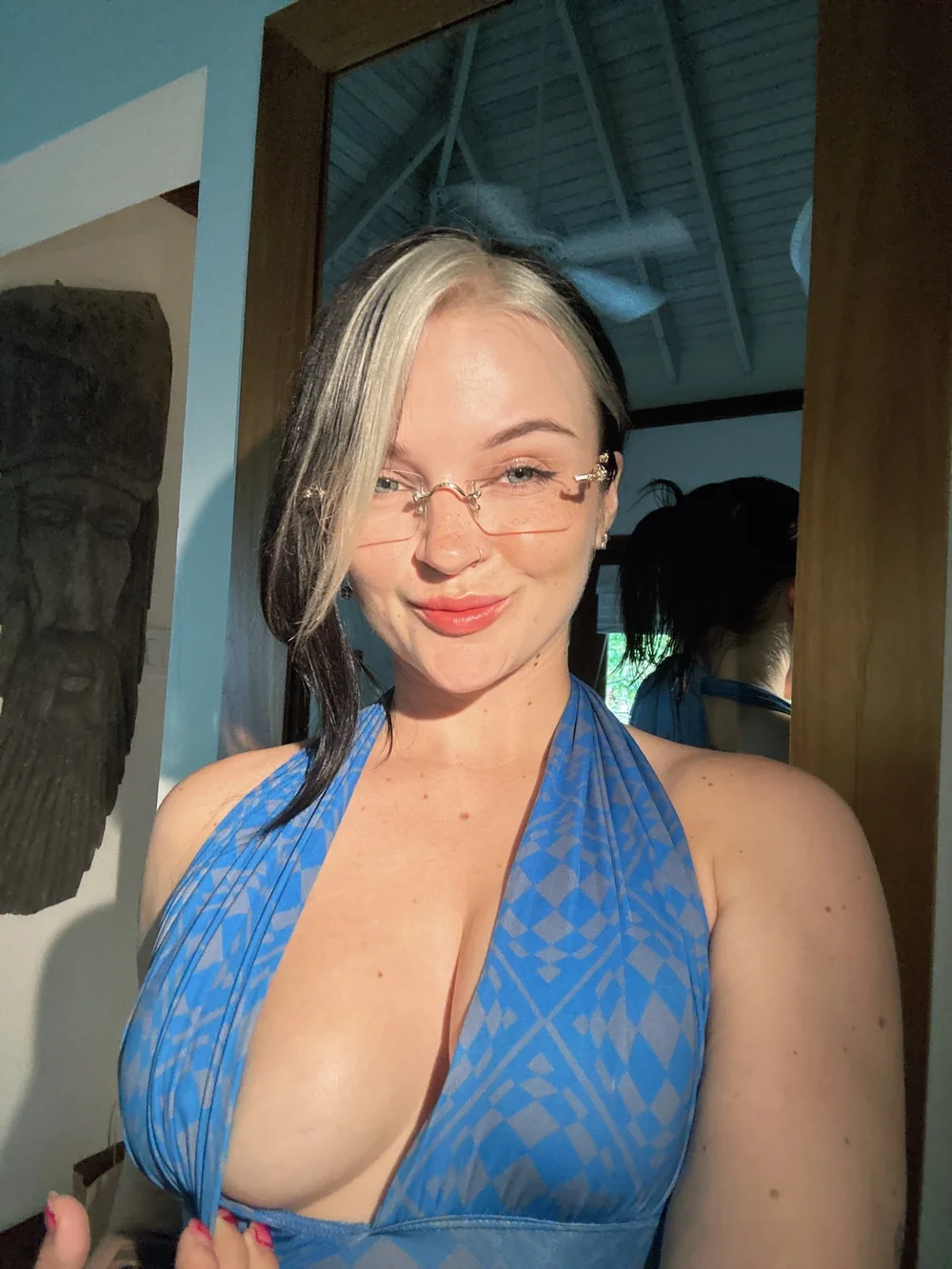 Peachjars Blue Halter Top Tease OnlyFans Photo Leaked