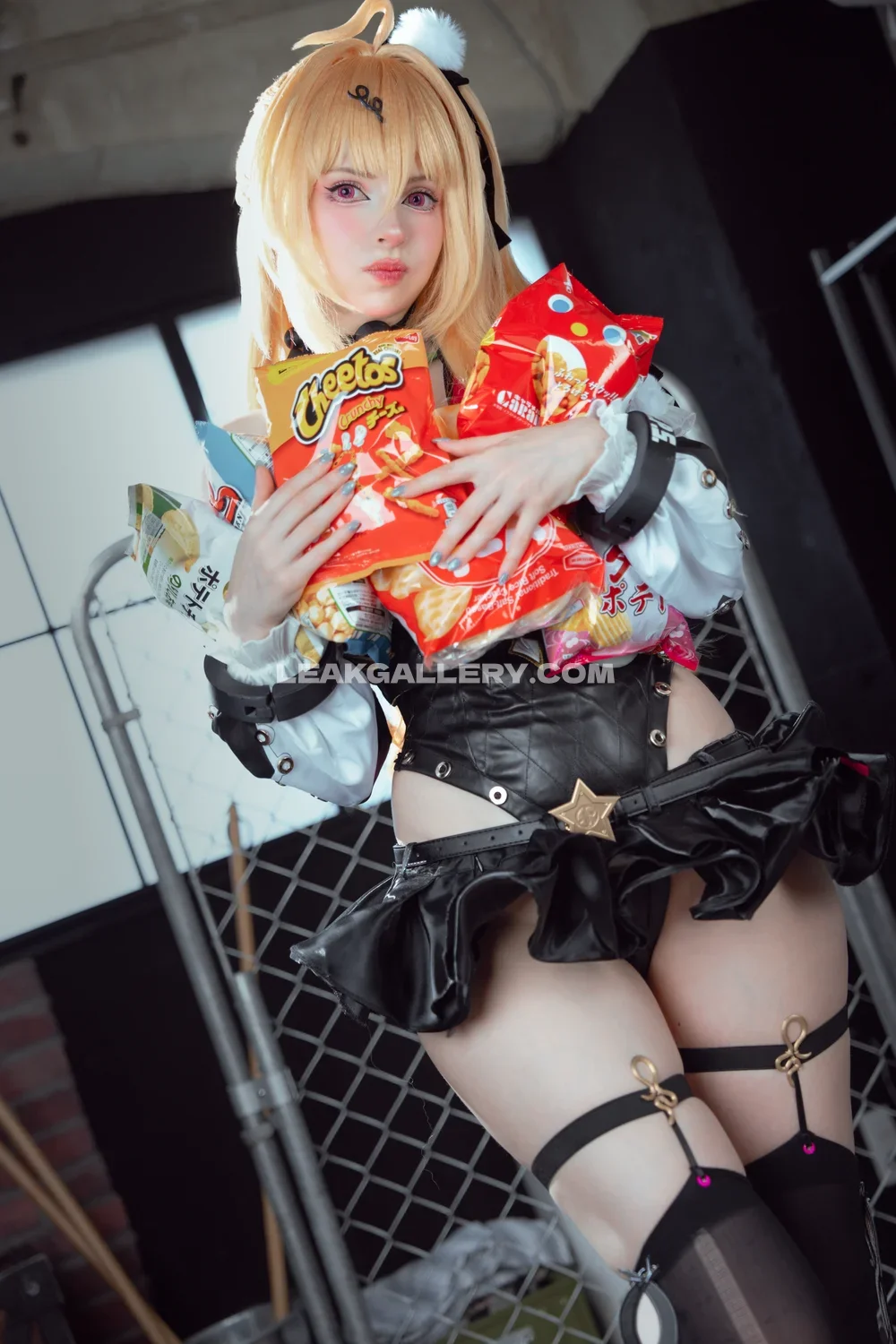 Peachmilky_ Cosplay Snack Hold OnlyFans Photo Leaked