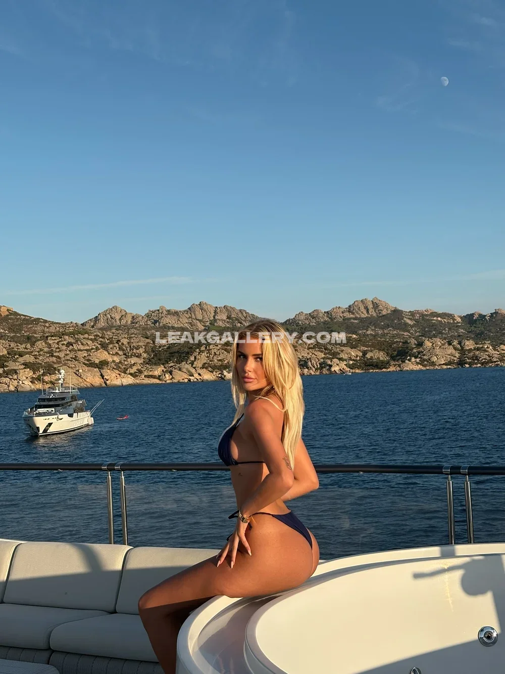 Phoebeisobelx Bikini Pose On Yacht OnlyFans Photo Leaked
