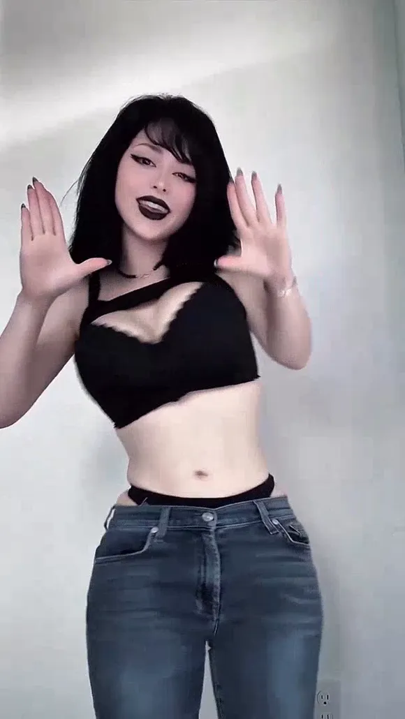 Pink Chyu Black Bra Tease Pose OnlyFans Video Leaked
