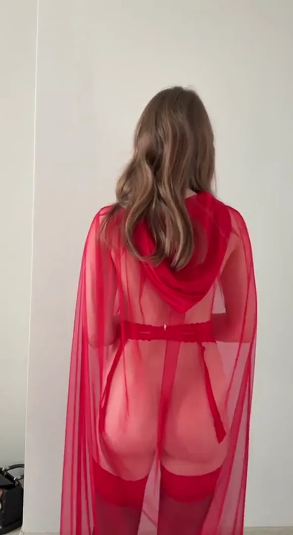 Plumpy Mage Red Sheer Robe Ass OnlyFans Video Leaked