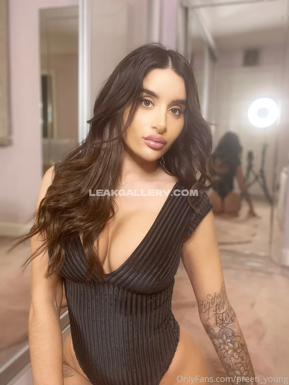 Preeti_young Deep V Bodysuit Pose OnlyFans Photo Leaked