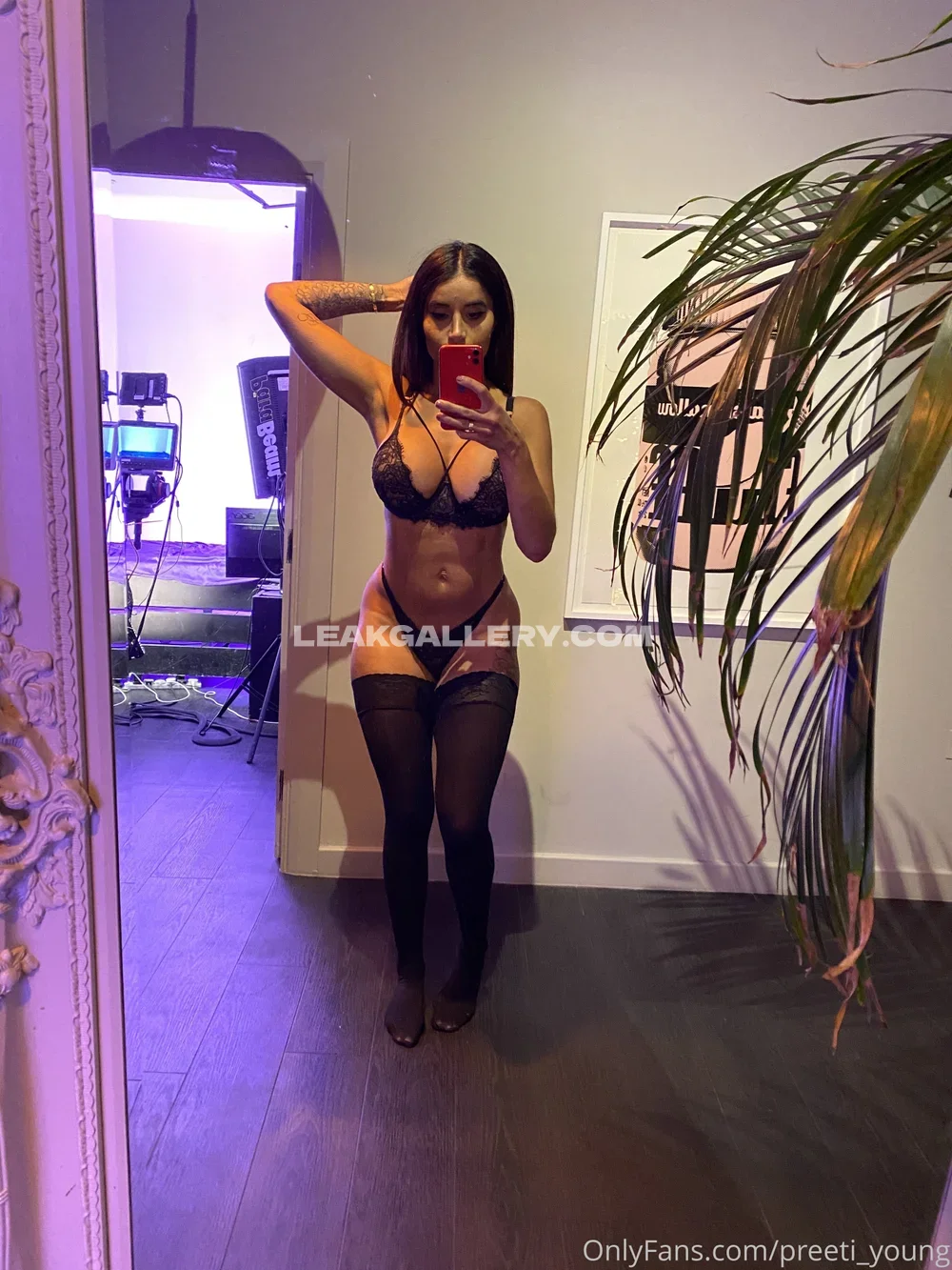 Preeti_young Lace Bra Mirror Selfie OnlyFans Photo Leaked