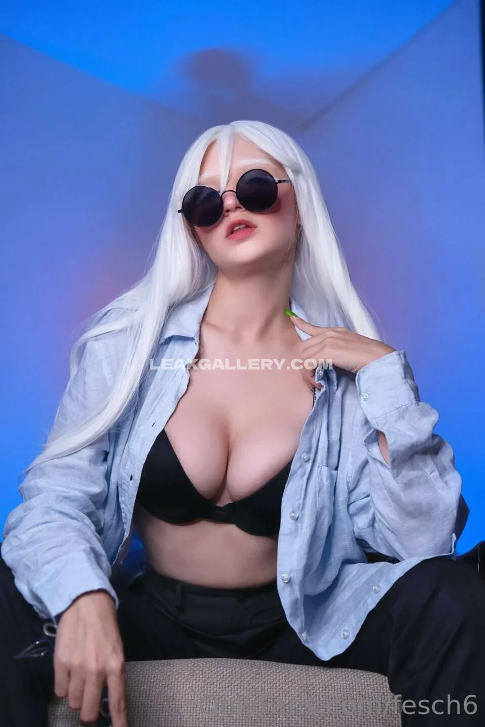 Queenfesch6 Black Bra Under Shirt OnlyFans Photo Leaked