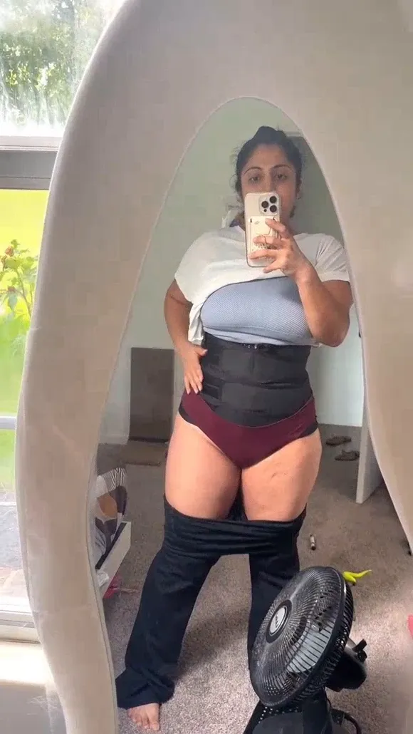 Rashmiix Mirror Selfie In Corset OnlyFans Video Leaked