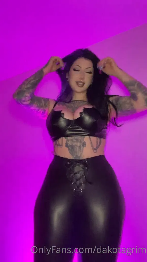 Ravengriim Leather Bra And Pants OnlyFans Video Leaked