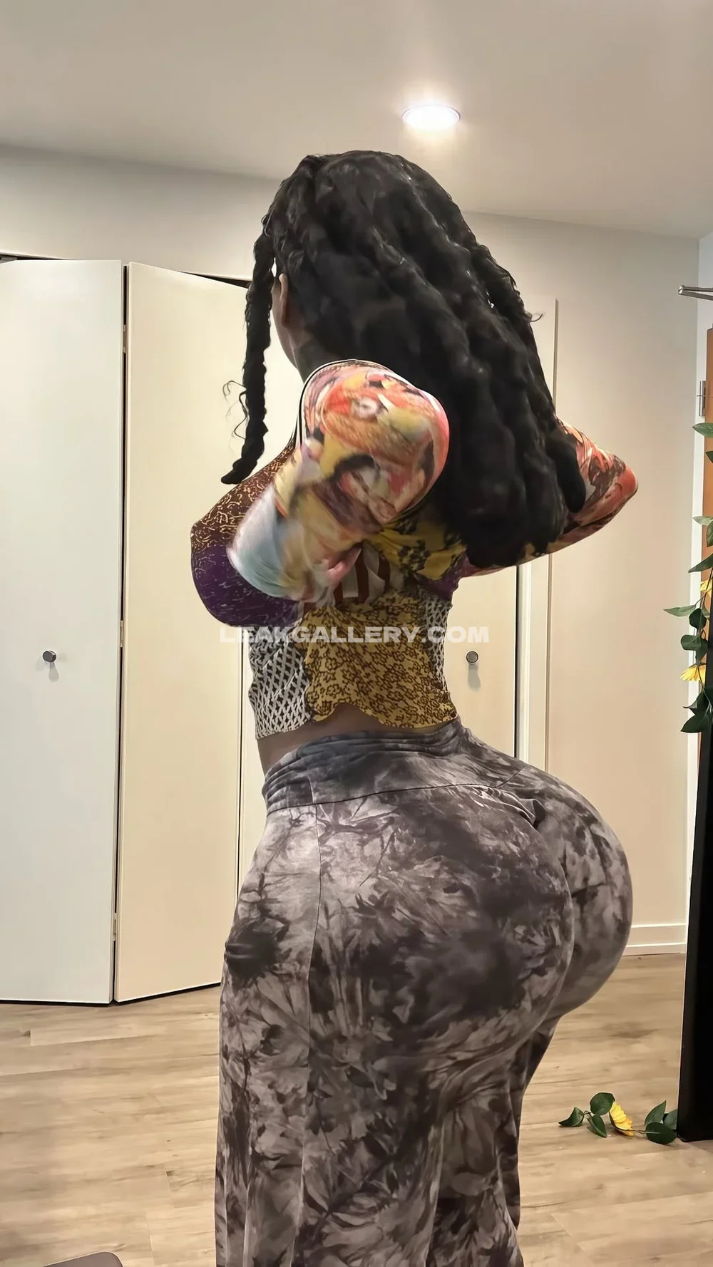 Raychiel Full Nude Back Display OnlyFans Photo Leaked