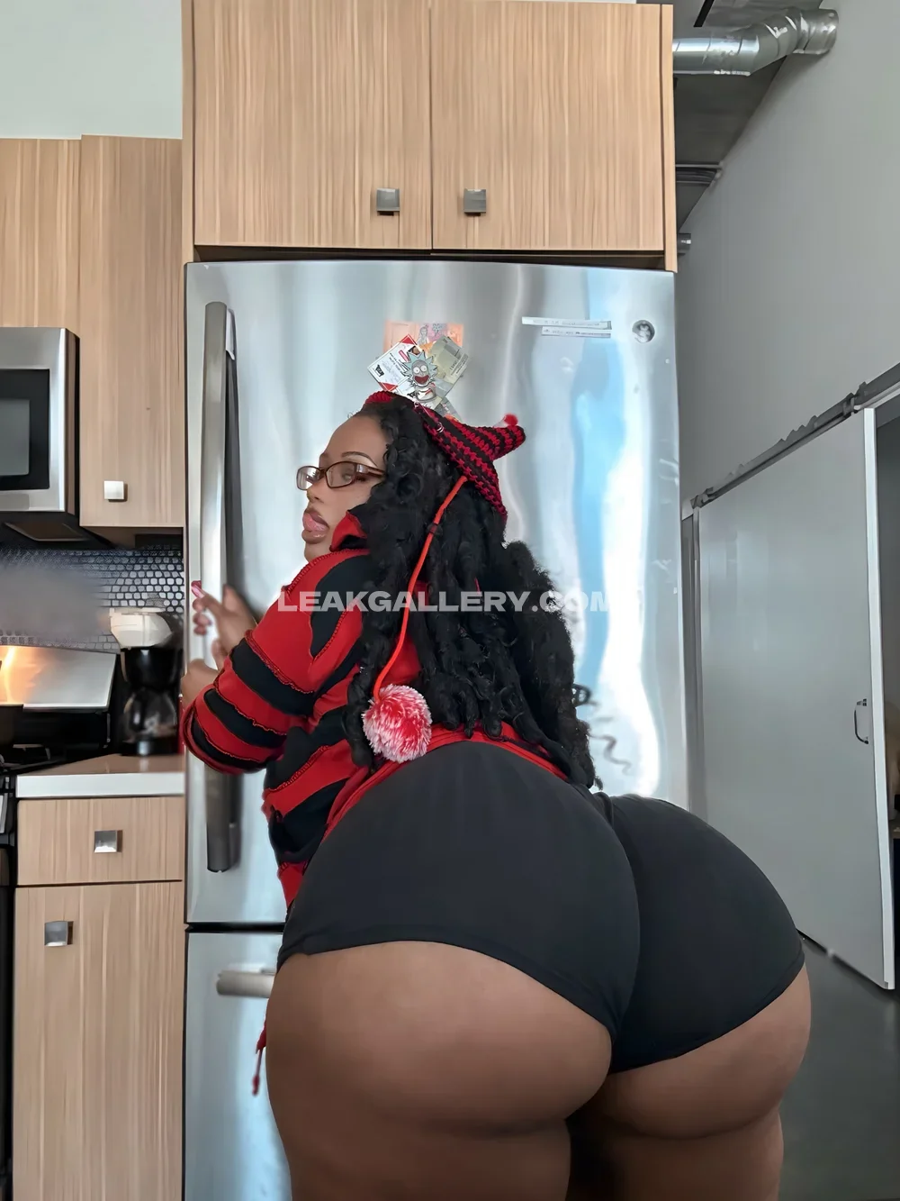 Raychiel Curvy Ass In Shorts OnlyFans Photo Leaked