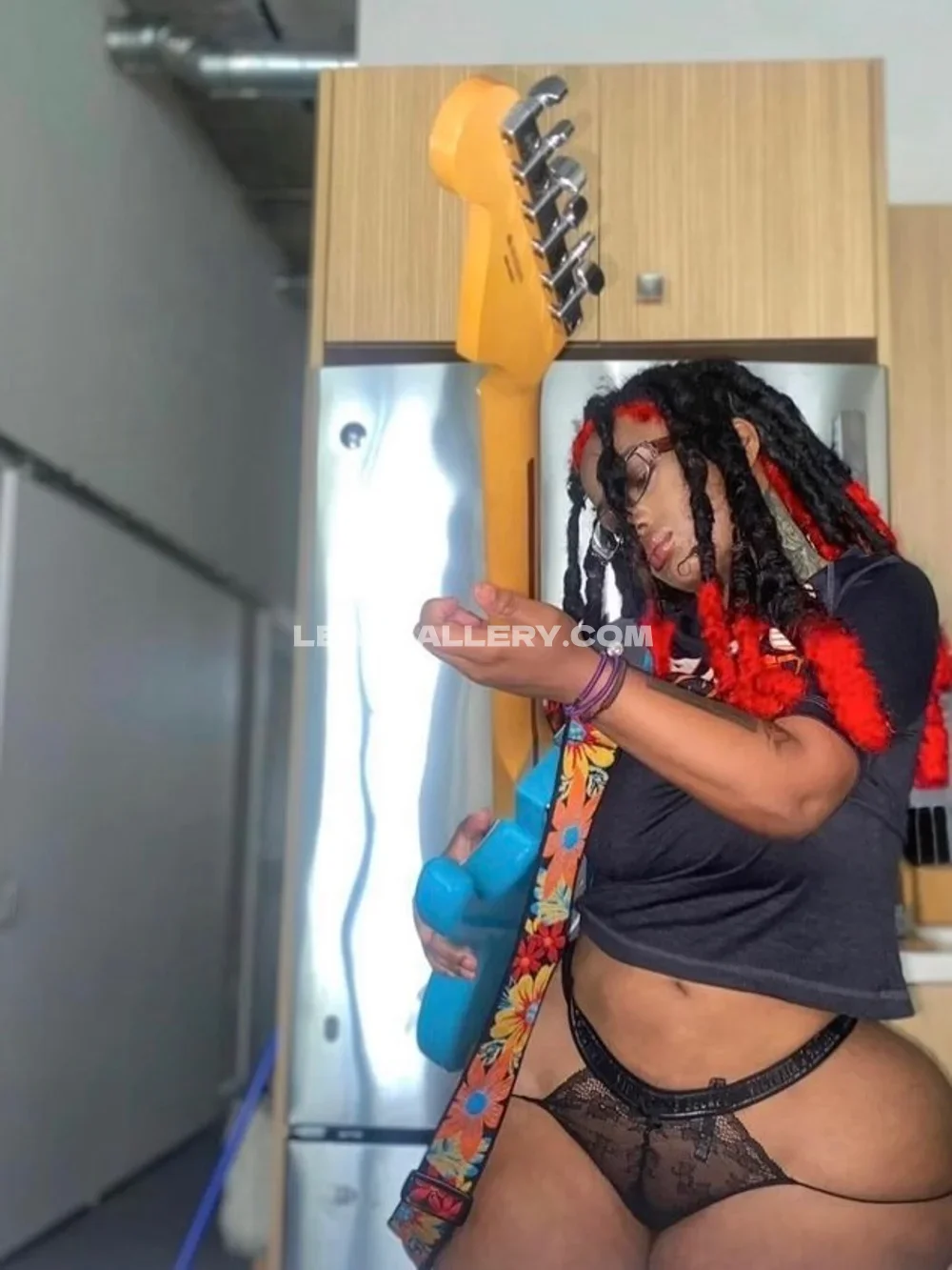 Raychiel Lace Thong Guitar Pose OnlyFans Photo Leaked