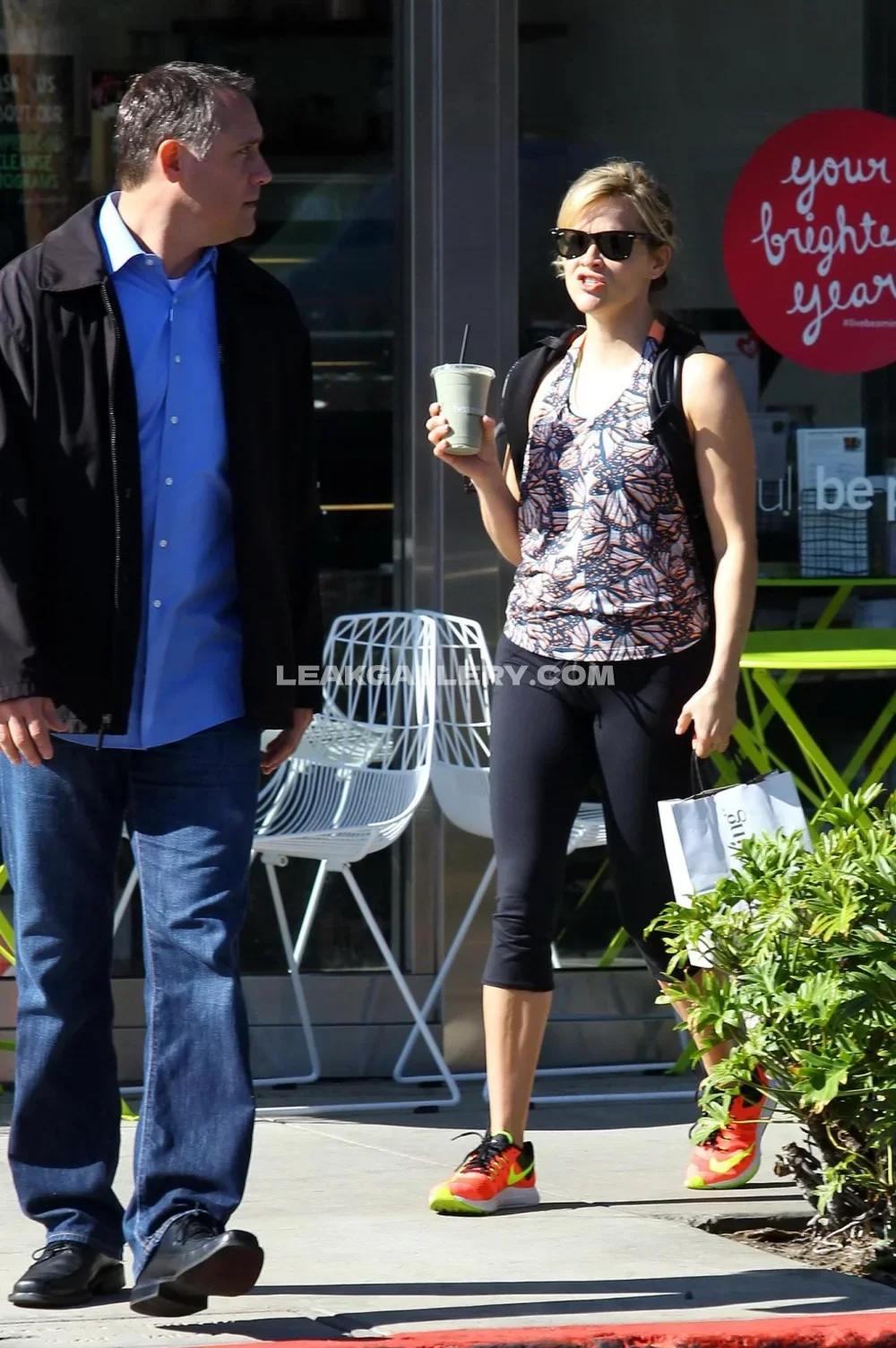 Reesewitherspoon Street Walk In Leggings OnlyFans Photo Leaked